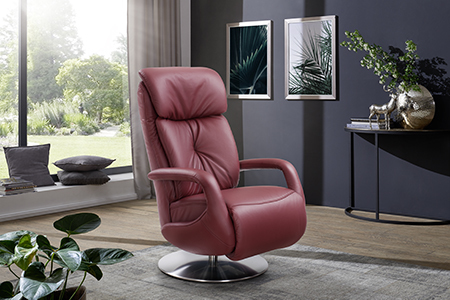 Pure relaxation with the customisable EASYSWING armchair