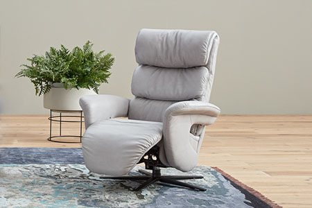 Enjoy a new dimension of relaxation. Ergonomic chairs from himolla