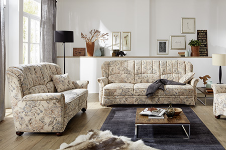 Klassisches Design: himolla Sofa mit gestepptem Rücken