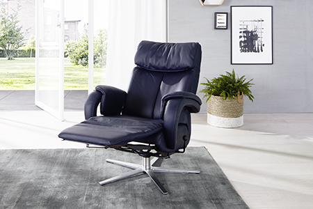Customisable luxury armchair for comfortable sitting and reclining